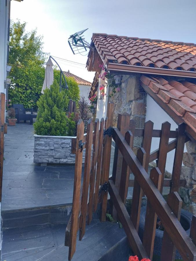 La Casina De Biescas Appartement Biescas  Buitenkant foto